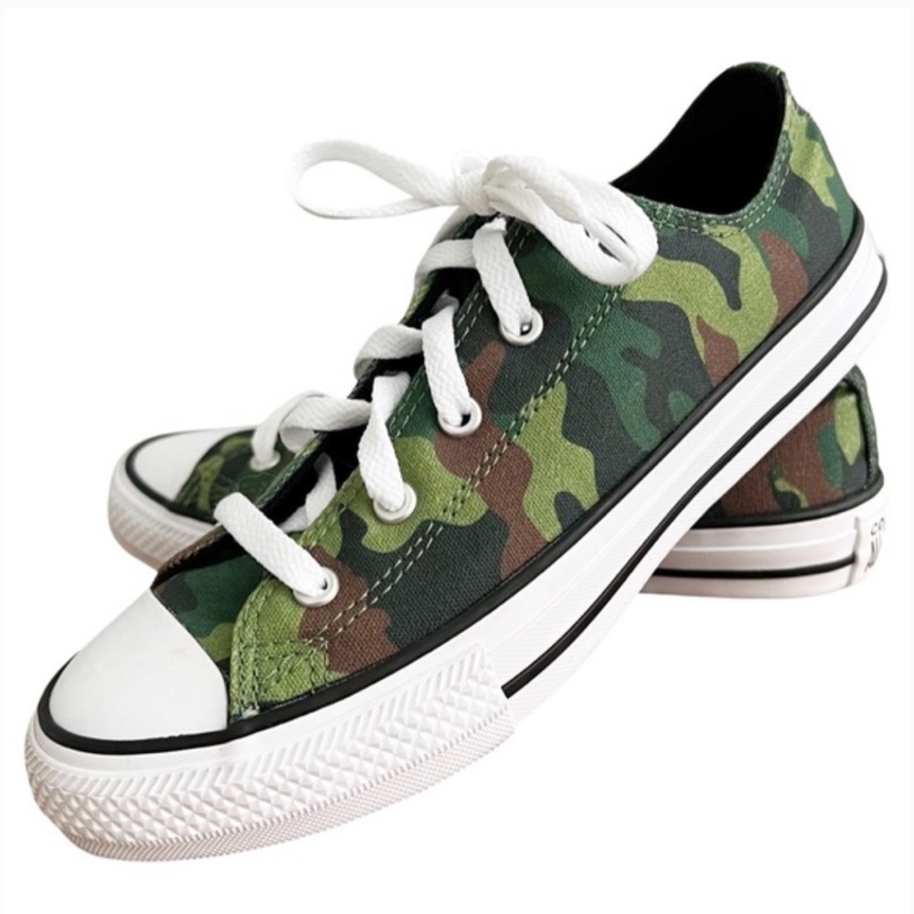 Converse Chuck Taylor All Star Lo Top Camo Sneaker Sz 2